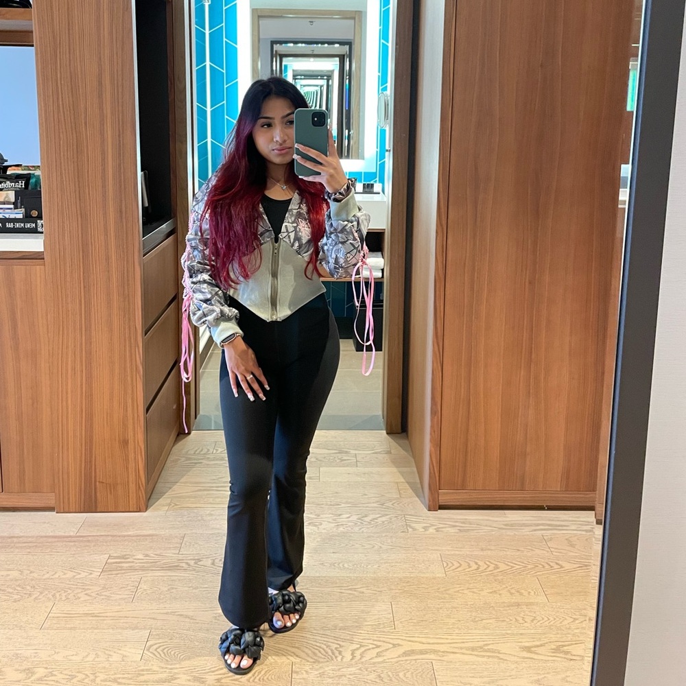 Meet your Posher, Fariaana